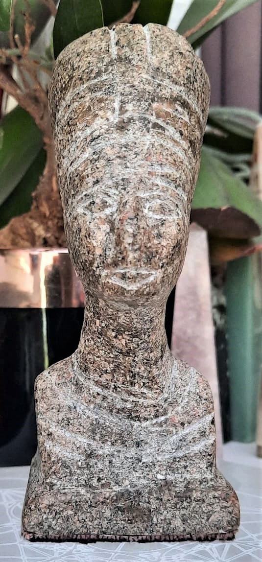 Sculpture artisanale Égyptienne du Buste de la Reine